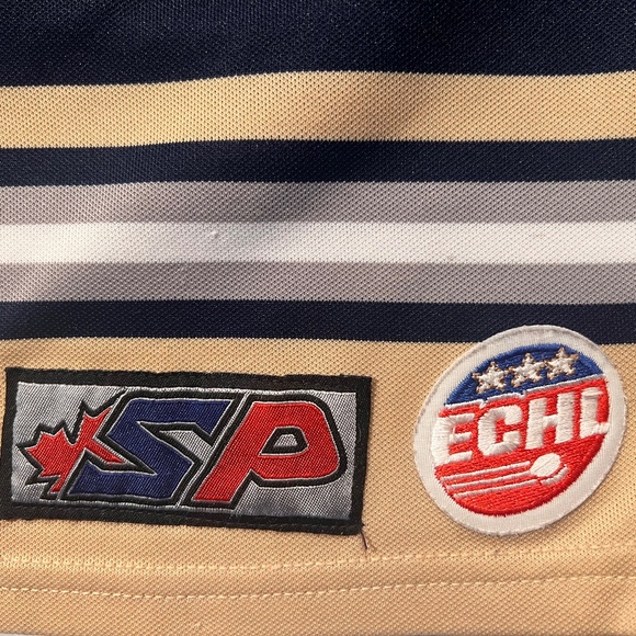 Kids SP Victoria Salmon Kings ECHL Canada Hockey Jersey S/M - Picture 3 of 8